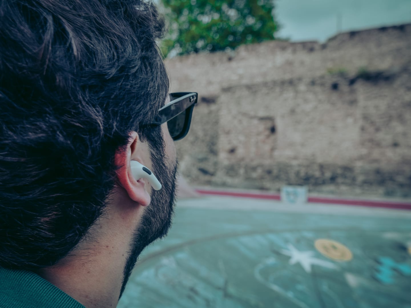 Como configurar o microfone dos teus AirPods