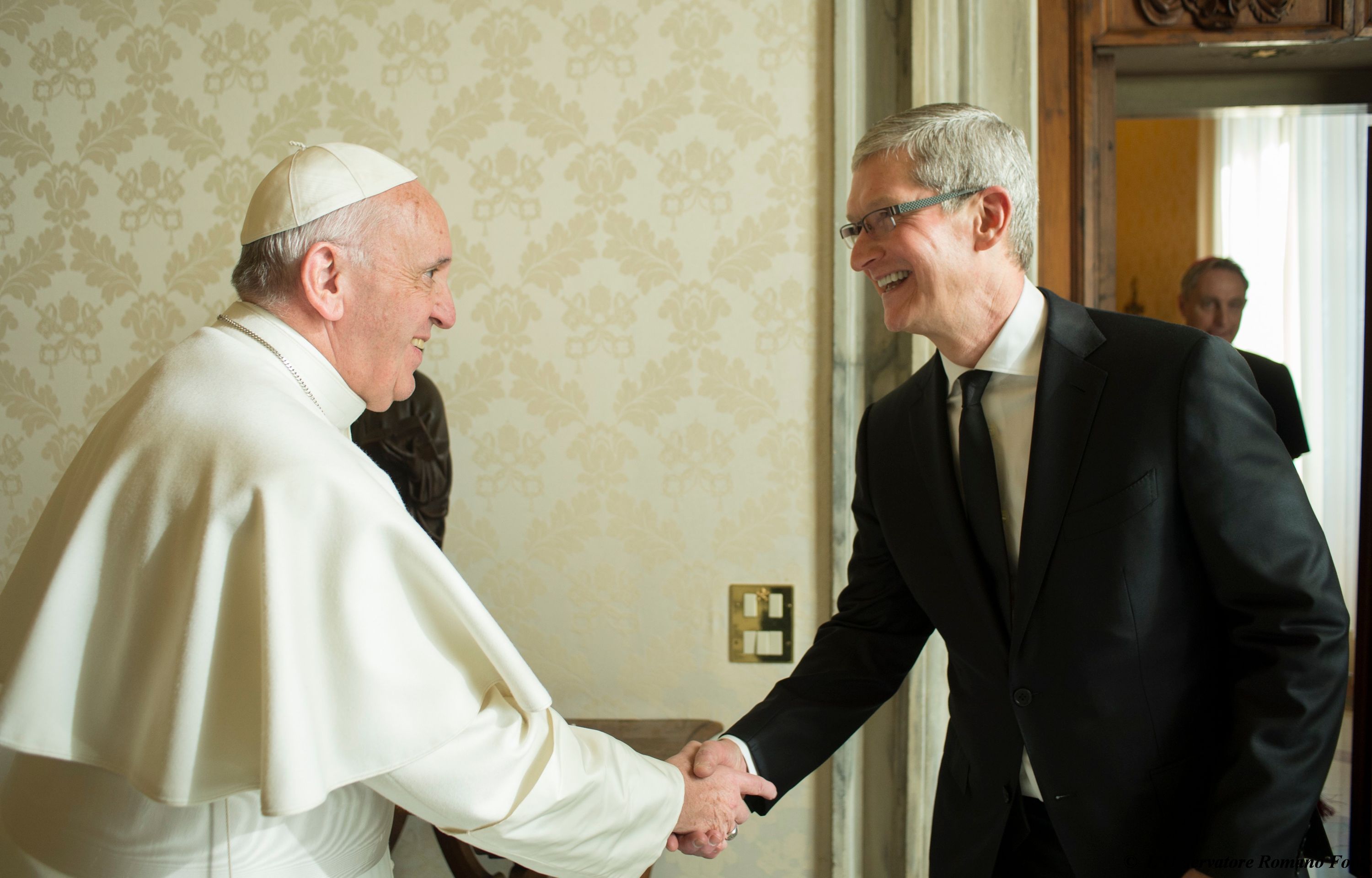 Um encontro sagrado... CEO da Apple e o Papa Francisco reuniram esta manhã