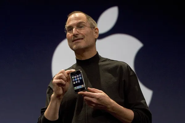 Há 15 anos, Steve Jobs apresentou o produto mais bem-sucedido da Apple