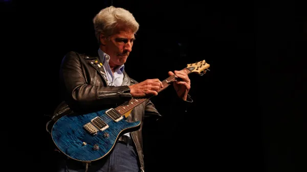 ÉPICO! A guitarrada de Craig Federighi no The Talk Show