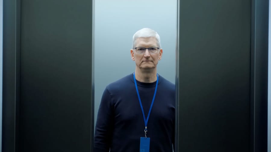 Tim Cook como nunca antes visto: Funcionário... na Lumon Industries!